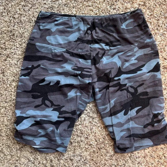 Bundle Camo Print Biker Shorts - Picture 2 of 9